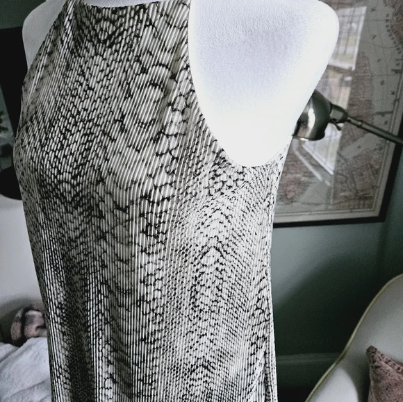 Allison Joy Halter Tank Top. Snakeskin pattern. Size XS - Picture 6 of 6